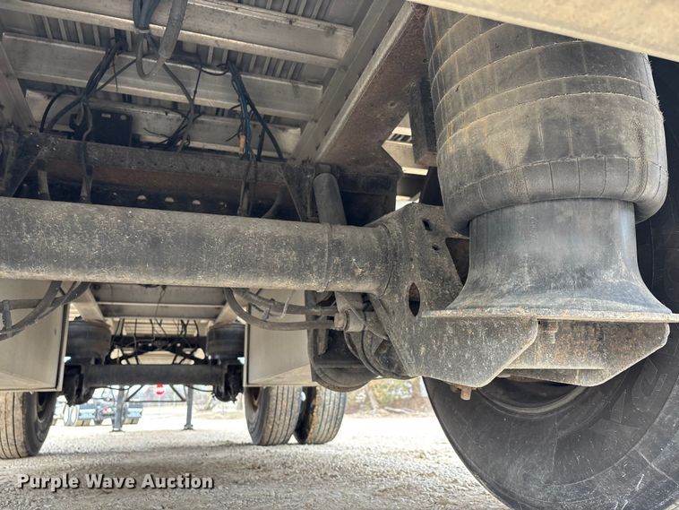 image for item DT0017 2012 Reitnouer Big Bubba flatbed trailer