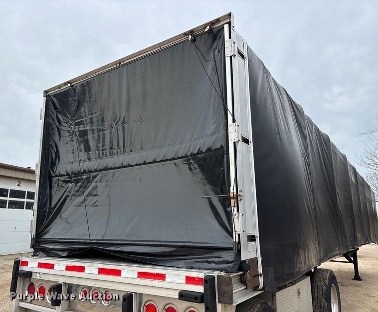 image for item DT0017 2012 Reitnouer Big Bubba flatbed trailer