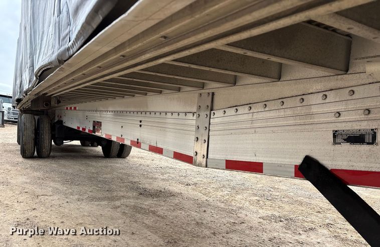 image for item DT0017 2012 Reitnouer Big Bubba flatbed trailer