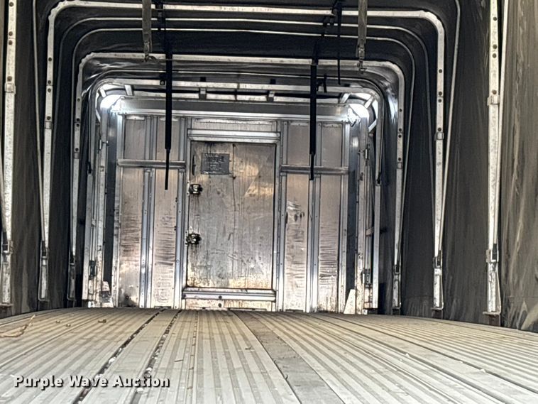 image for item DT0017 2012 Reitnouer Big Bubba flatbed trailer