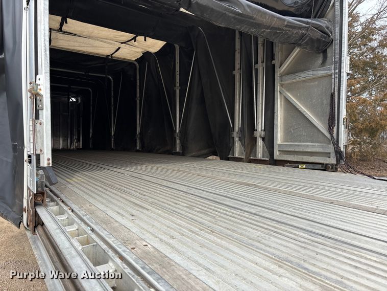 image for item DT0017 2012 Reitnouer Big Bubba flatbed trailer