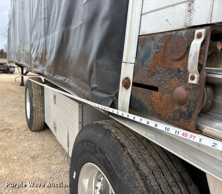 image for item DT0017 2012 Reitnouer Big Bubba flatbed trailer