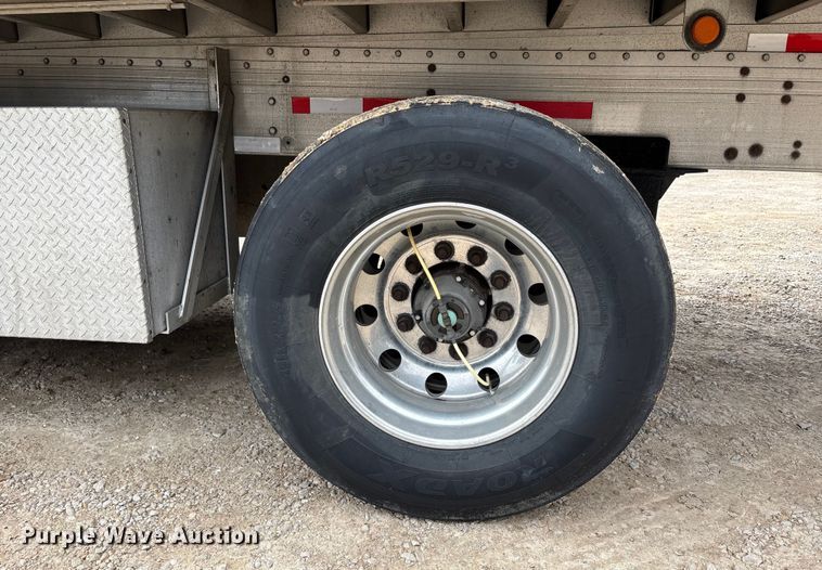 image for item DT0017 2012 Reitnouer Big Bubba flatbed trailer