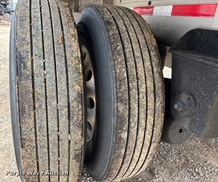 image for item DT0017 2012 Reitnouer Big Bubba flatbed trailer