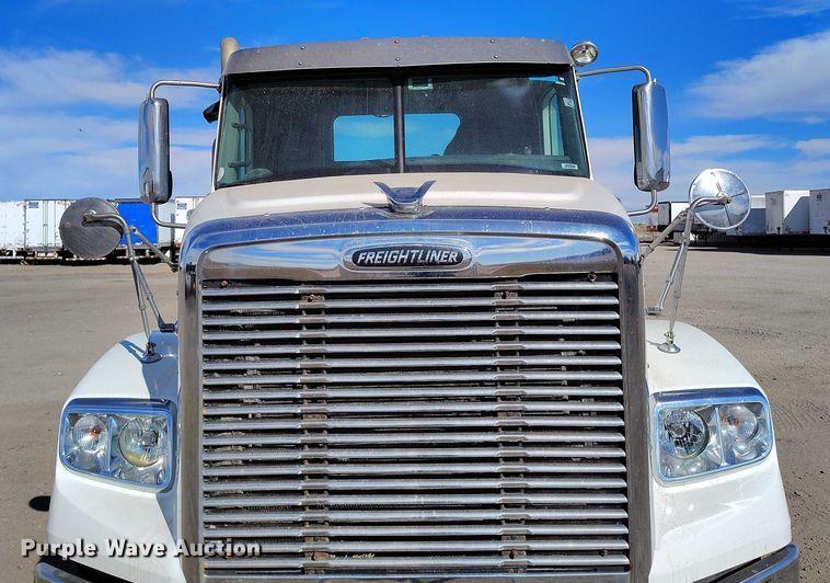 image for item DT0806 2015 Freightliner Coronado truck cab and chassis