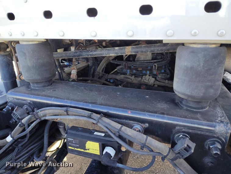 image for item DT0806 2015 Freightliner Coronado truck cab and chassis