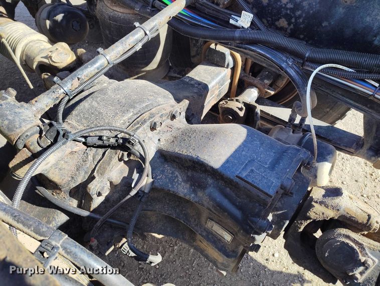 image for item DT0806 2015 Freightliner Coronado truck cab and chassis