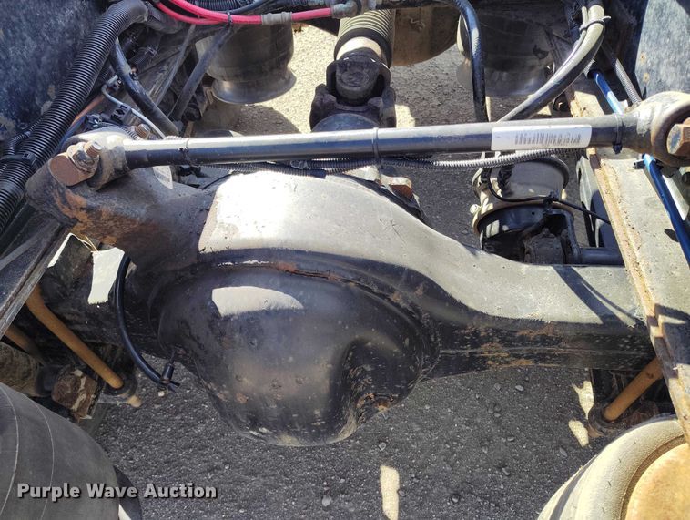 image for item DT0806 2015 Freightliner Coronado truck cab and chassis