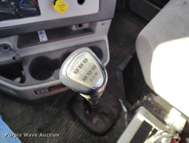 image for item DT0806 2015 Freightliner Coronado truck cab and chassis