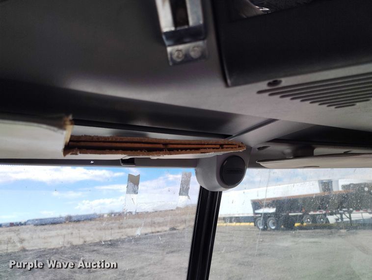 image for item DT0806 2015 Freightliner Coronado truck cab and chassis