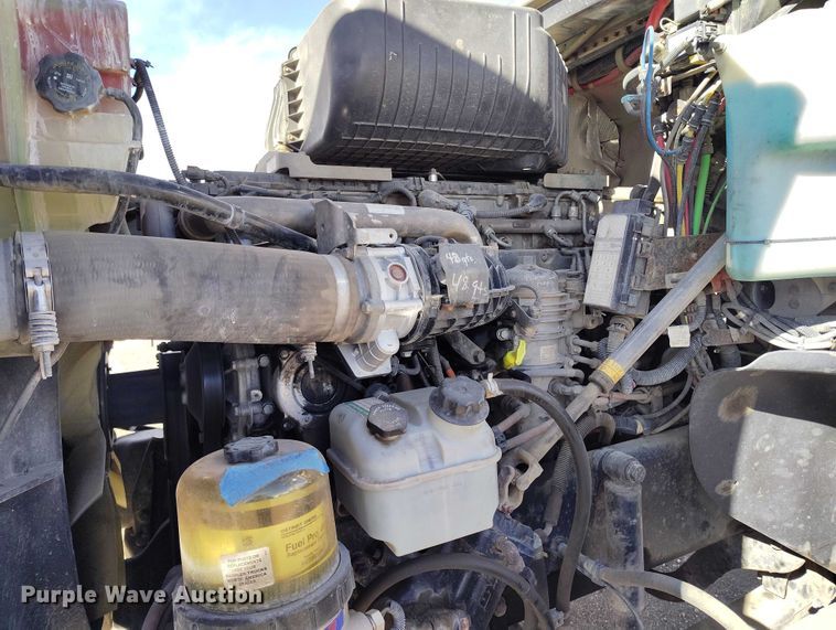 image for item DT0806 2015 Freightliner Coronado truck cab and chassis