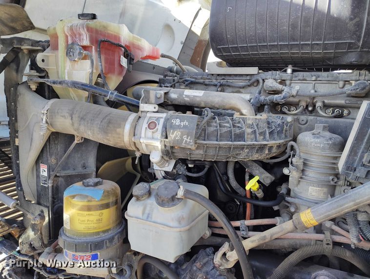 image for item DT0806 2015 Freightliner Coronado truck cab and chassis