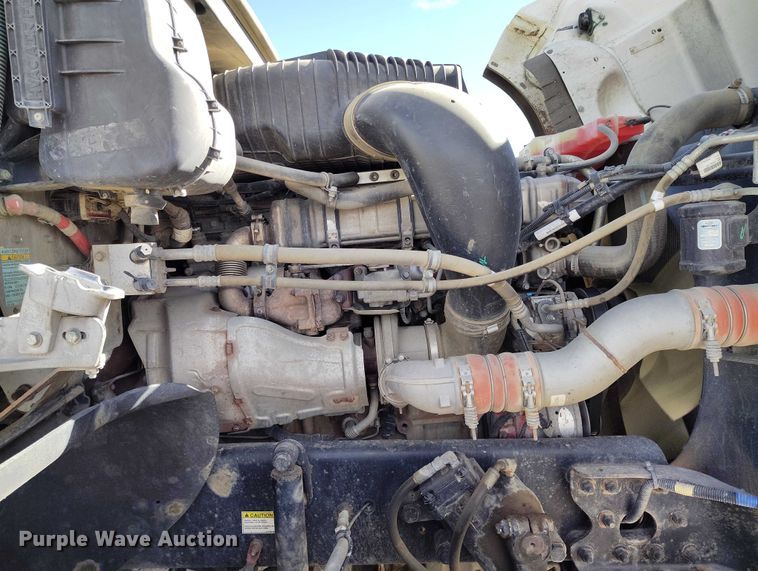 image for item DT0806 2015 Freightliner Coronado truck cab and chassis