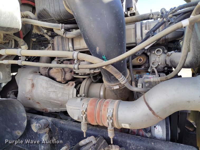 image for item DT0806 2015 Freightliner Coronado truck cab and chassis