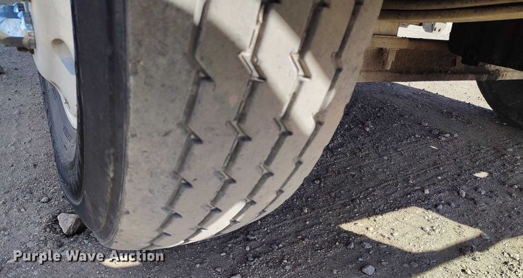 image for item DT0806 2015 Freightliner Coronado truck cab and chassis