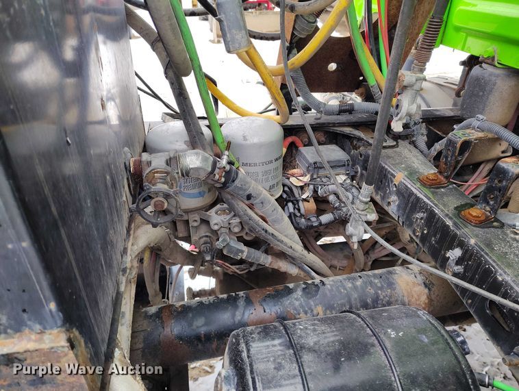 image for item DT0885 2014 Freightliner Cascadia semi truck