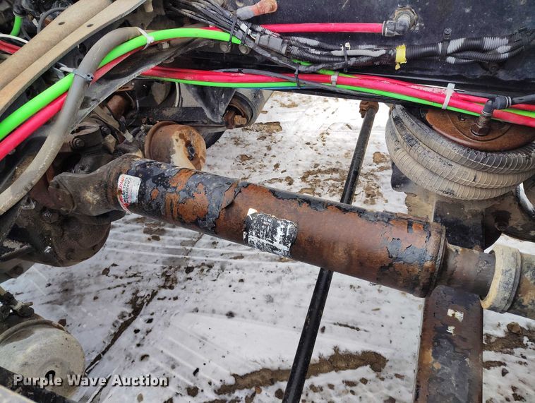 image for item DT0885 2014 Freightliner Cascadia semi truck