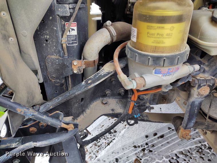 image for item DT0885 2014 Freightliner Cascadia semi truck