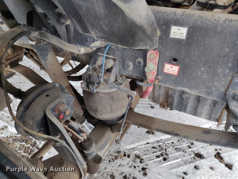 image for item DT0885 2014 Freightliner Cascadia semi truck