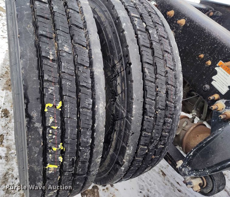 image for item DT0885 2014 Freightliner Cascadia semi truck