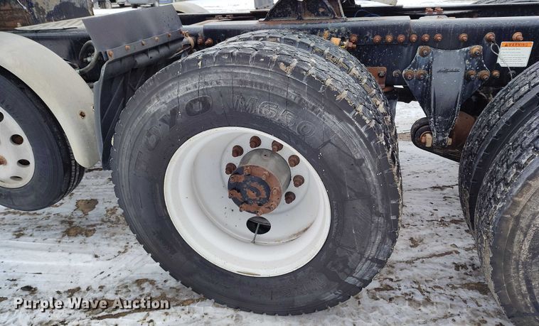 image for item DT0885 2014 Freightliner Cascadia semi truck