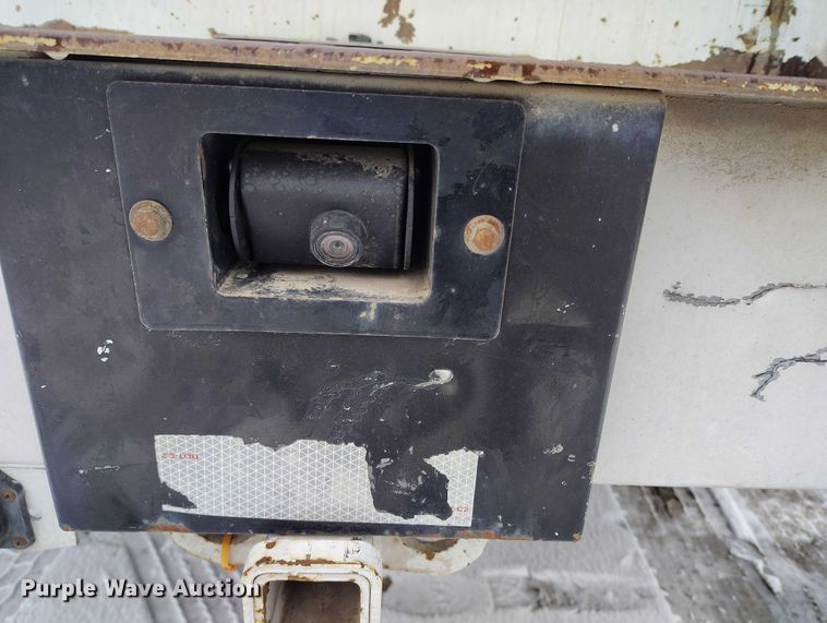 image for item DT0886 2005 Freightliner Columbia 120 utility / service truck