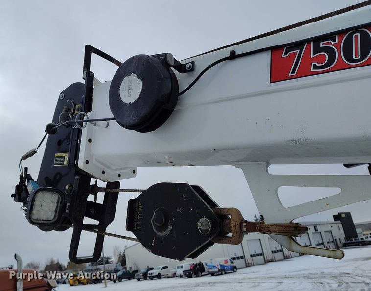 image for item DT0886 2005 Freightliner Columbia 120 utility / service truck