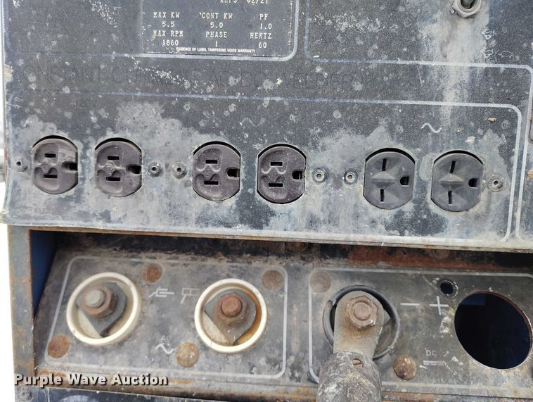 image for item DT0886 2005 Freightliner Columbia 120 utility / service truck