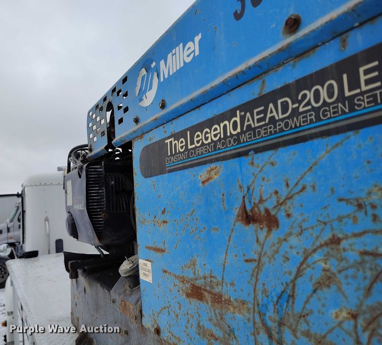 image for item DT0886 2005 Freightliner Columbia 120 utility / service truck