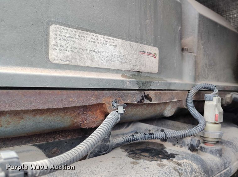 image for item DT0886 2005 Freightliner Columbia 120 utility / service truck