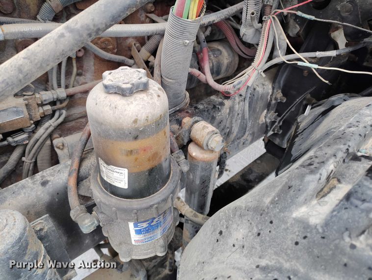 image for item DT0886 2005 Freightliner Columbia 120 utility / service truck