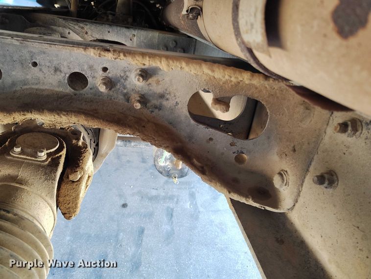 image for item DT0925 2005 International 9400i semi truck