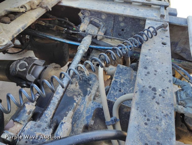 image for item DT0925 2005 International 9400i semi truck