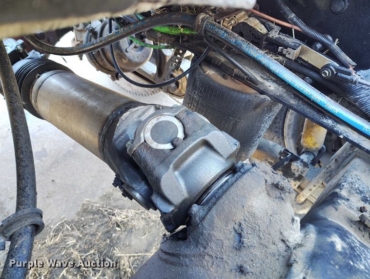 image for item DT0925 2005 International 9400i semi truck