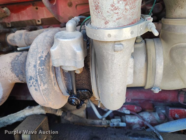 image for item DT0925 2005 International 9400i semi truck