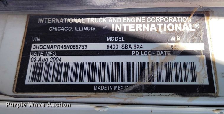 image for item DT0925 2005 International 9400i semi truck
