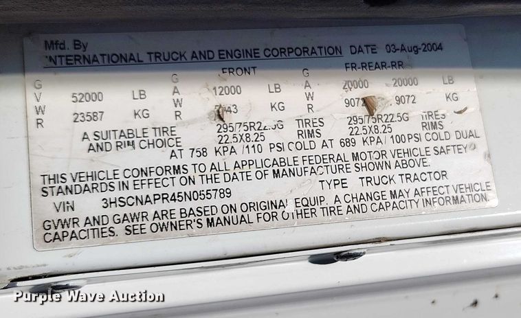 image for item DT0925 2005 International 9400i semi truck