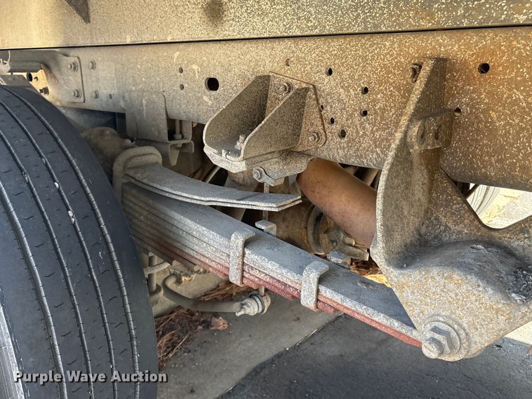 image for item DT2841 2015 RAM 5500 Crew Cab flatbed truck