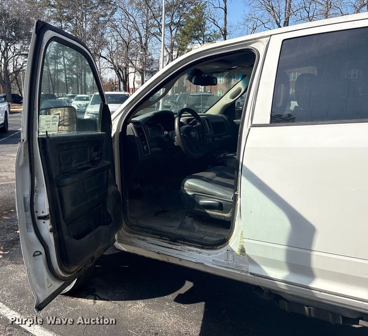 image for item DT2841 2015 RAM 5500 Crew Cab flatbed truck