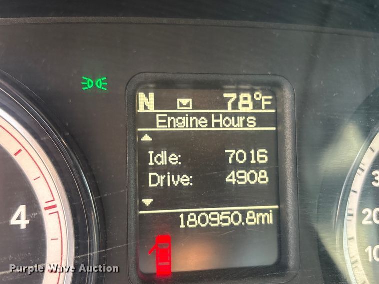 image for item DT2841 2015 RAM 5500 Crew Cab flatbed truck