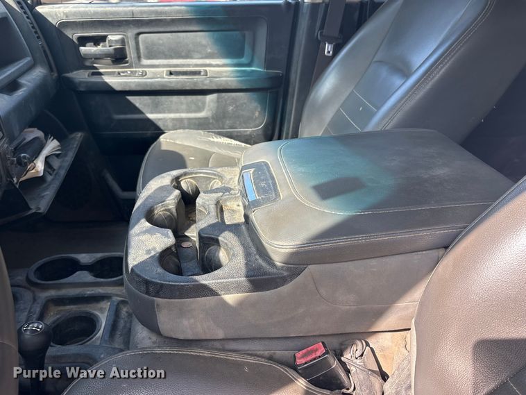 image for item DT2841 2015 RAM 5500 Crew Cab flatbed truck