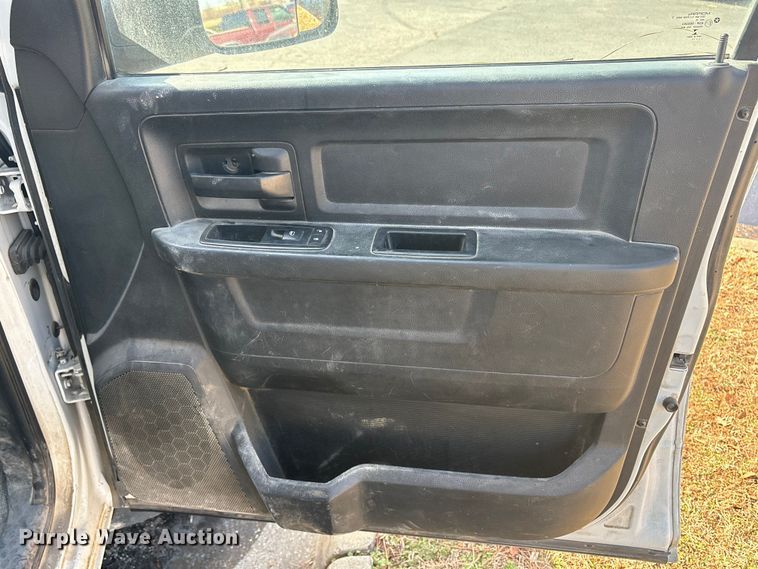 image for item DT2841 2015 RAM 5500 Crew Cab flatbed truck