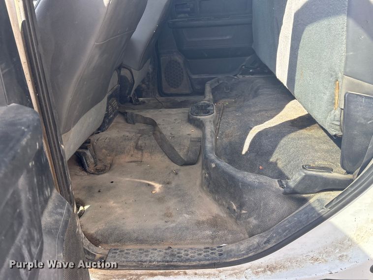 image for item DT2841 2015 RAM 5500 Crew Cab flatbed truck