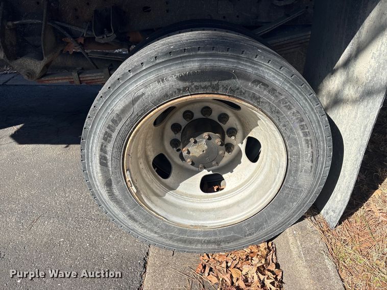 image for item DT2841 2015 RAM 5500 Crew Cab flatbed truck