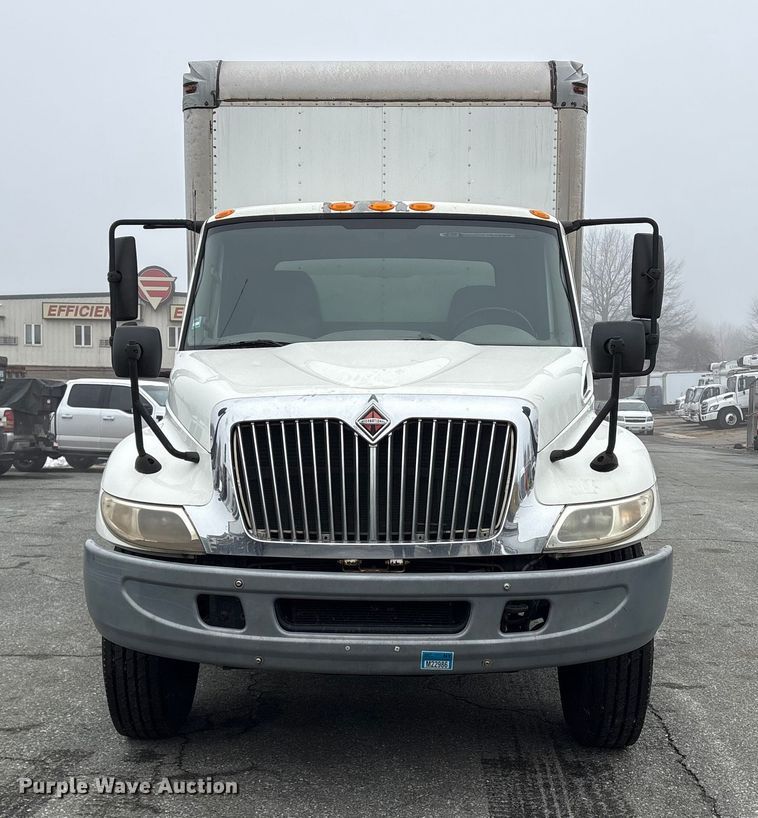 image for item DT2843 2015 International 4300 box truck