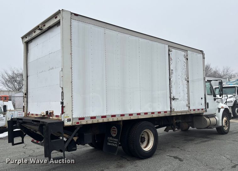 image for item DT2843 2015 International 4300 box truck