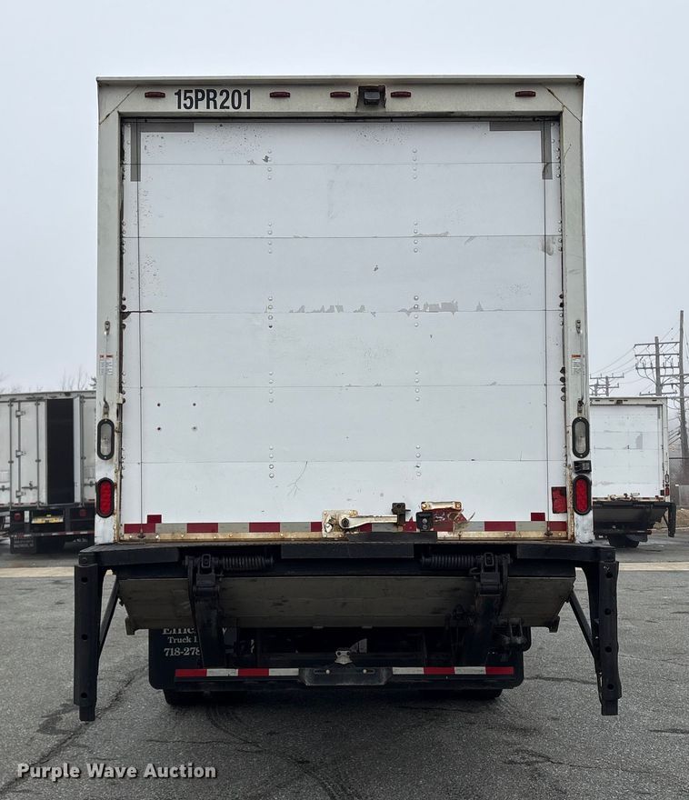 image for item DT2843 2015 International 4300 box truck