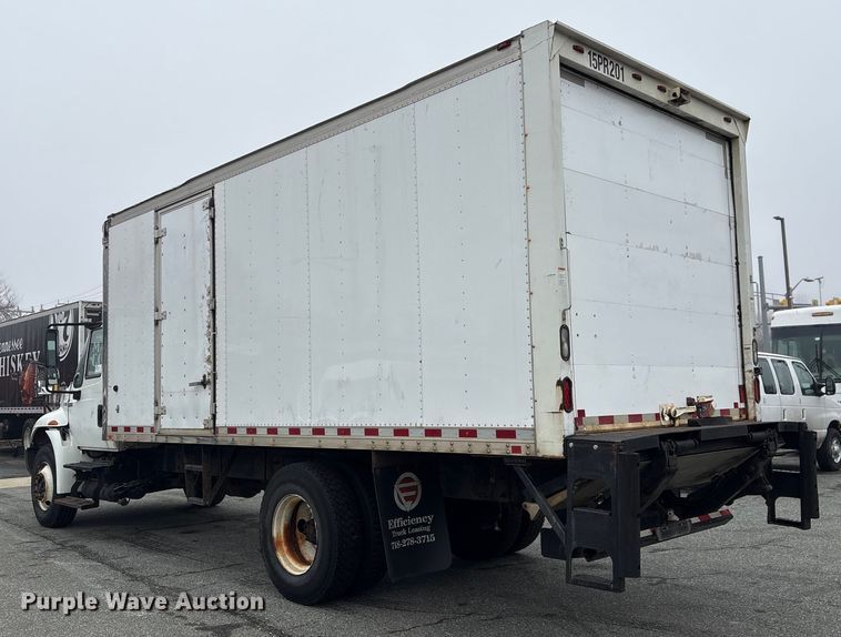 image for item DT2843 2015 International 4300 box truck