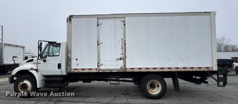 image for item DT2843 2015 International 4300 box truck