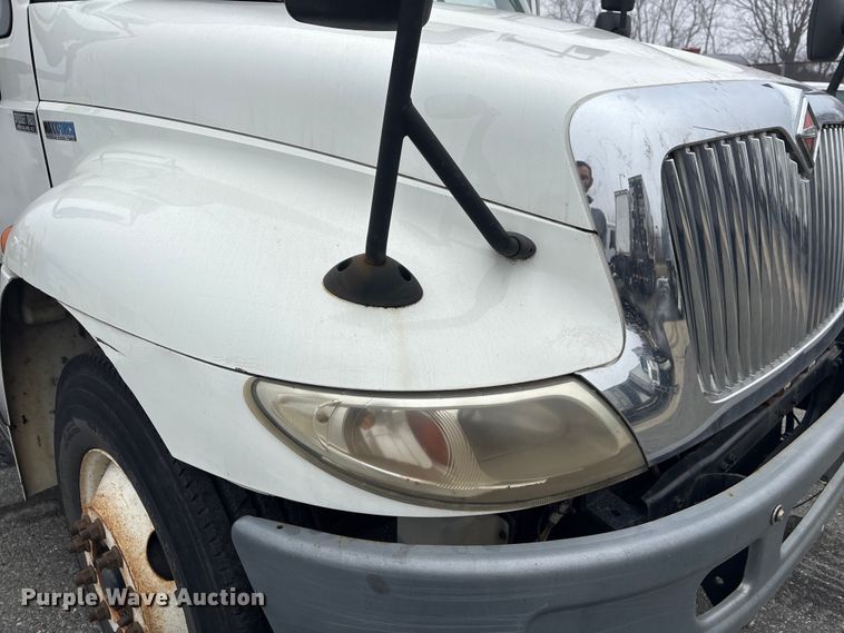 image for item DT2843 2015 International 4300 box truck